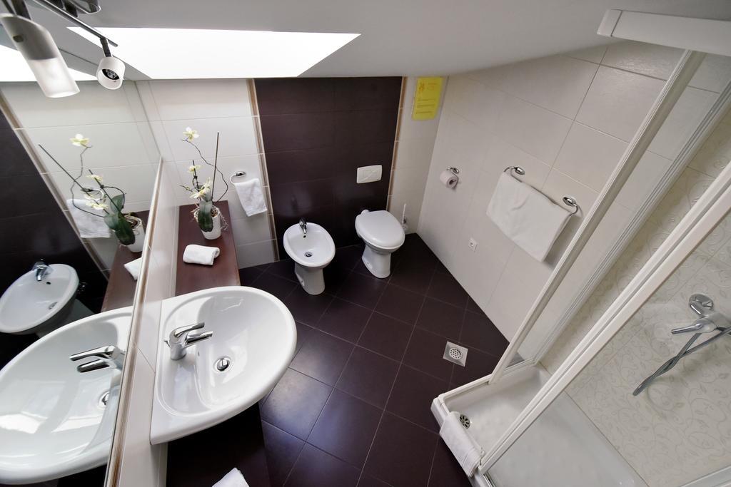 Apartment And Rooms Hisa Sonca Kobarid Rum bild